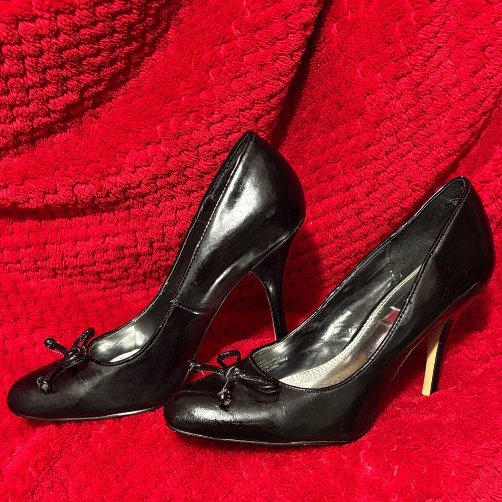 White House Black Market Black Bow Heels